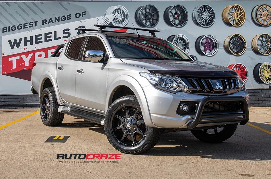 MITSUBISHI TRITON COUPLER GLOSS BLACK